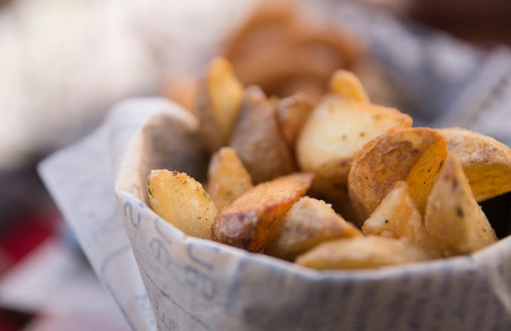 Patate da gustare con un filo di olio extravergine d'oliva