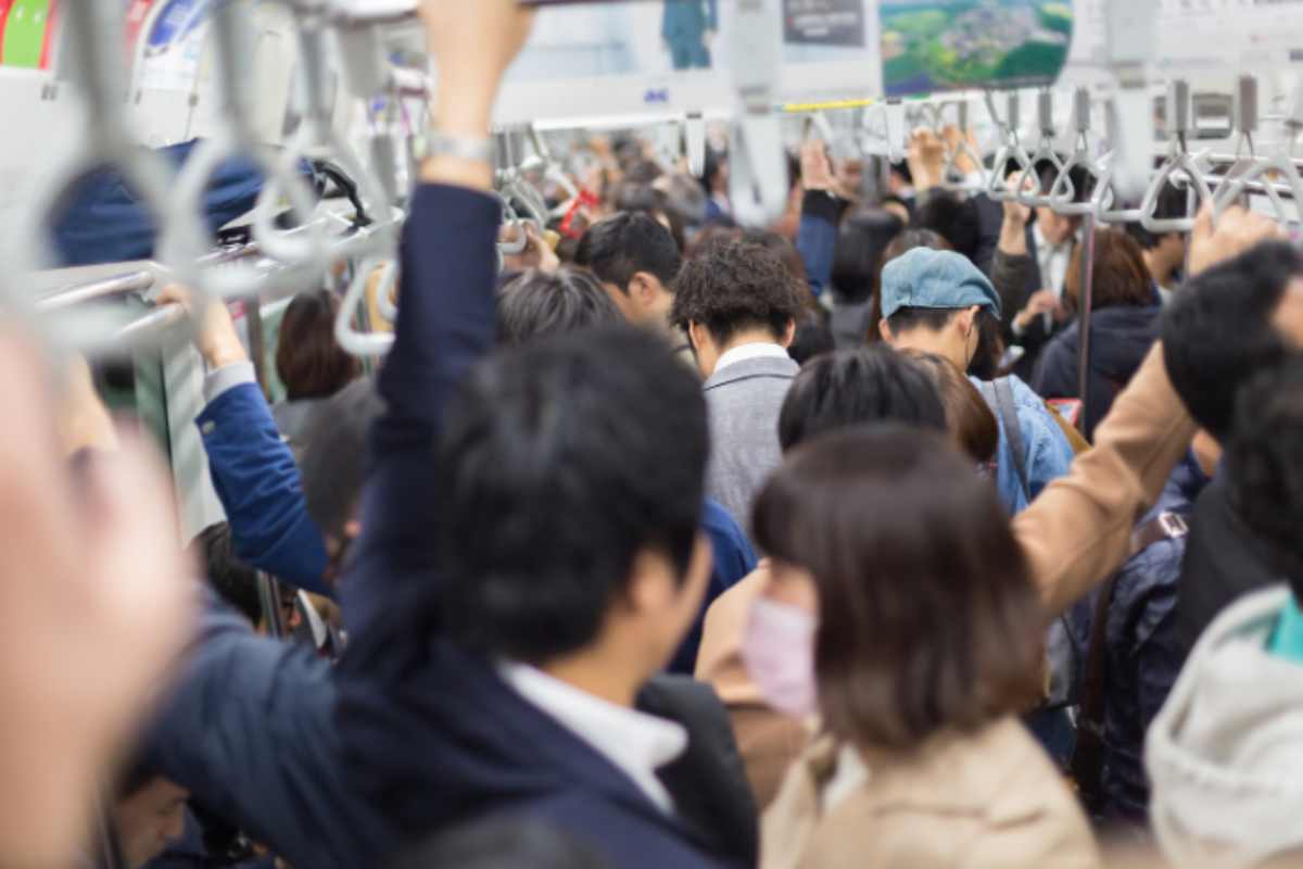 Violente proteste tra i pendolari, la metro si ferma