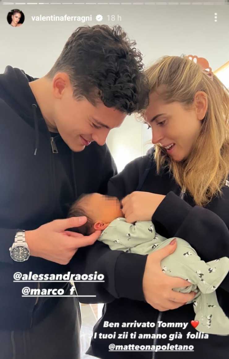 Valentina Ferragni condivide uno scatto con un bambino appena nato