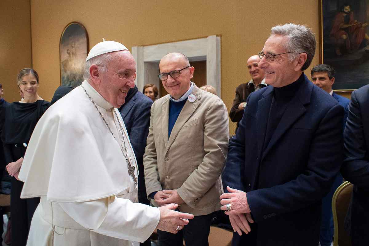 Il rapporto tra la famiglia di Paolo Bonolis e il Papa