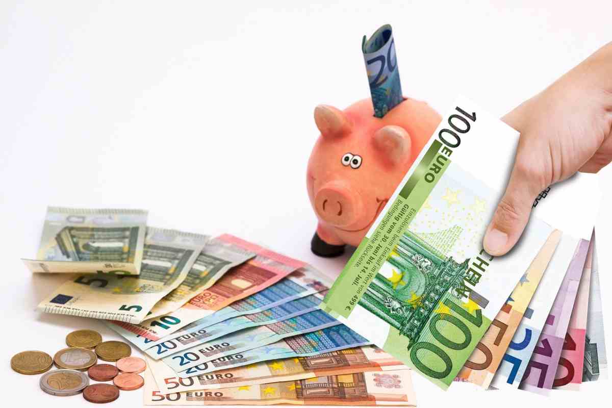 Bonus da 800 euro al mese: a chi è rivolto