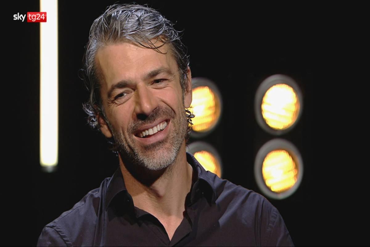 Argentero conquista Sky con il suo nuovo ruolo in Stories