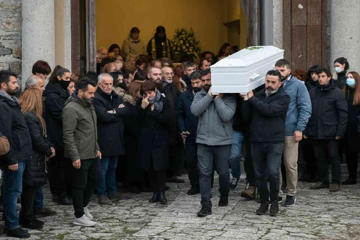 Campofelice in lutto: l'emozionante addio al piccolo Gioele, un angelo tra noi