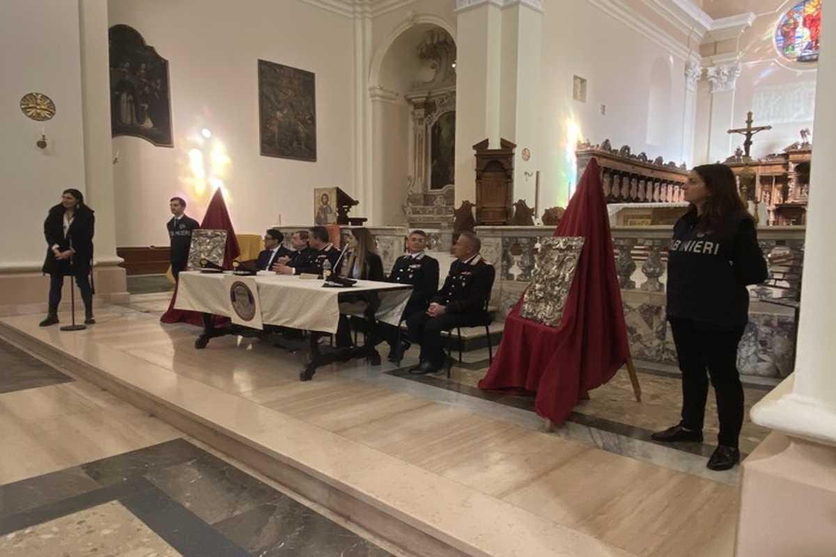 Dopo decenni, le placche in argento riemergono a Brindisi