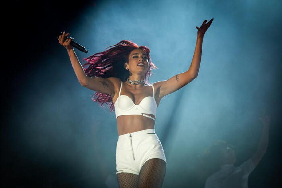 Dua Lipa sospende il concerto in Indonesia: allerta sicurezza!