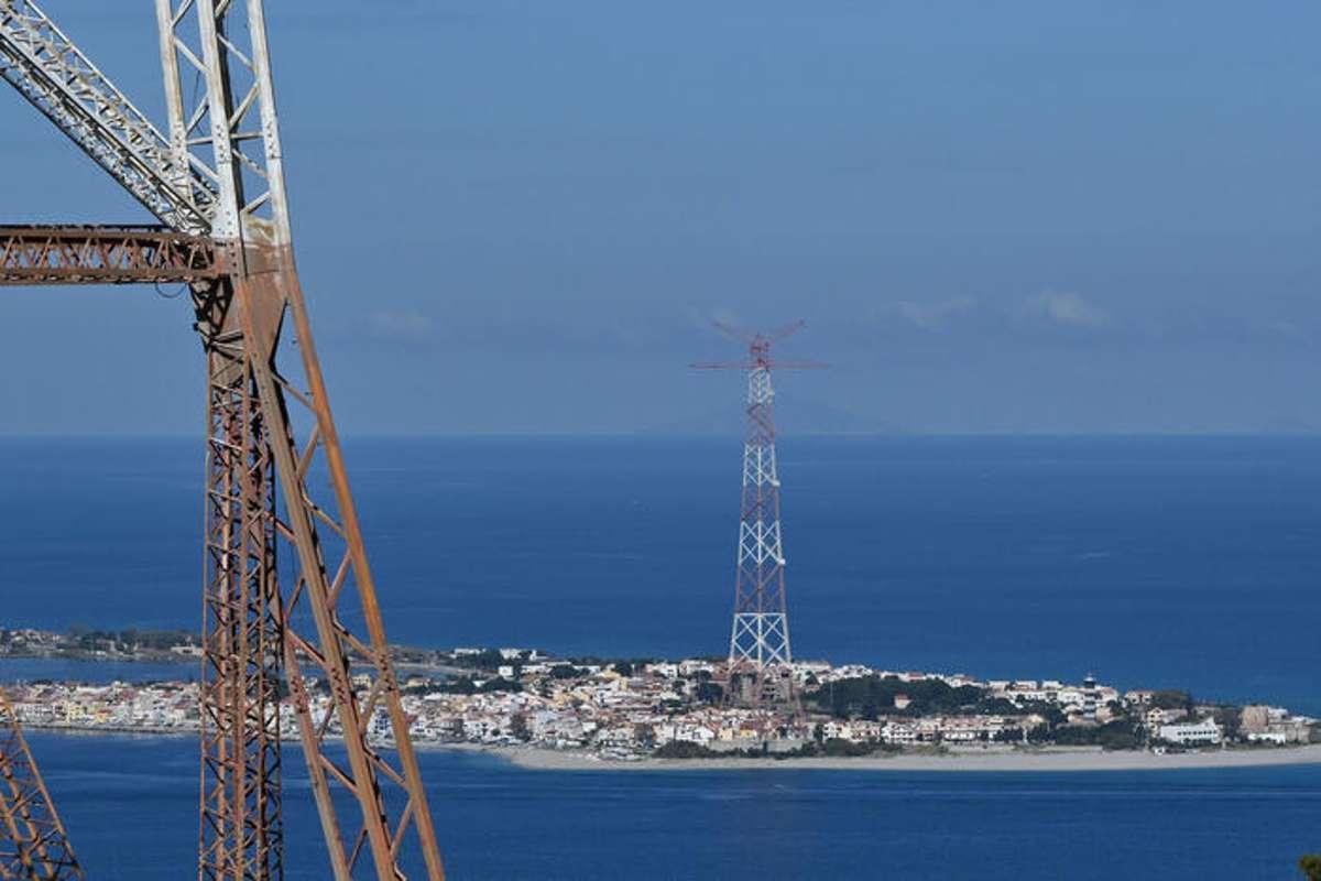 Ponte Stretto: Un Faro di Sicurezza Sismica Globale