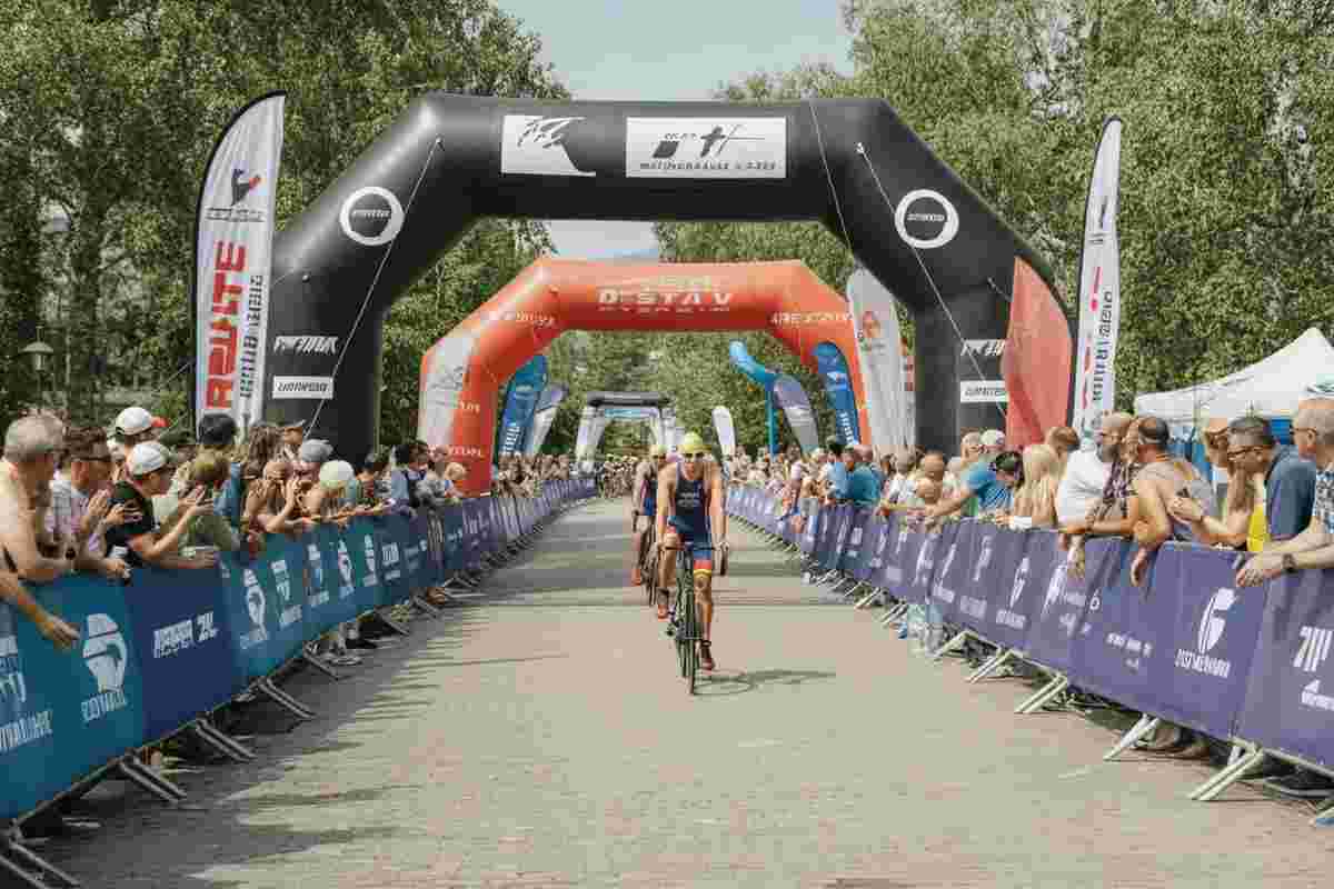 Triathlon Olimpico: Il Parco della Favorita si Trasforma in Oasi di Sport e Natura
