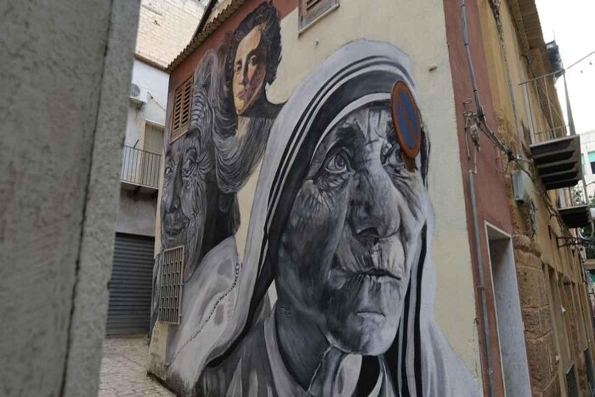Un murale celebra la forza delle donne a Gela