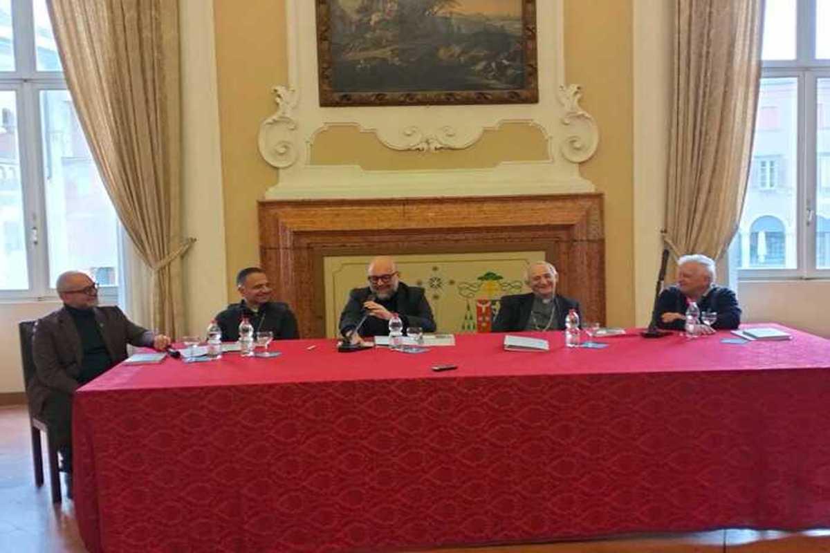 Un viaggio emozionante: il nuovo libro di padre Stenico racconta la sua vita con il Ceis