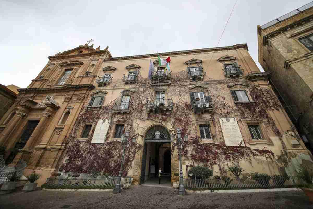 Video shock ad agrigento: il sindaco promette modifiche alle svastiche