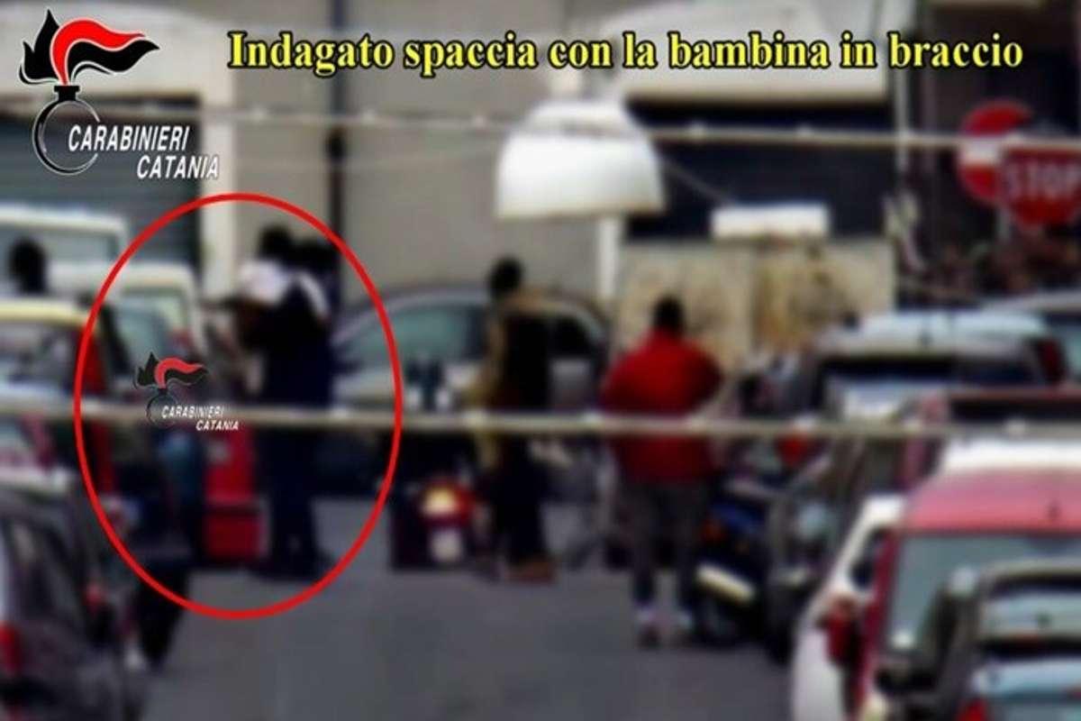 Catania: 14 arresti in un giro di droga gestito da famiglie con bambini coinvolti