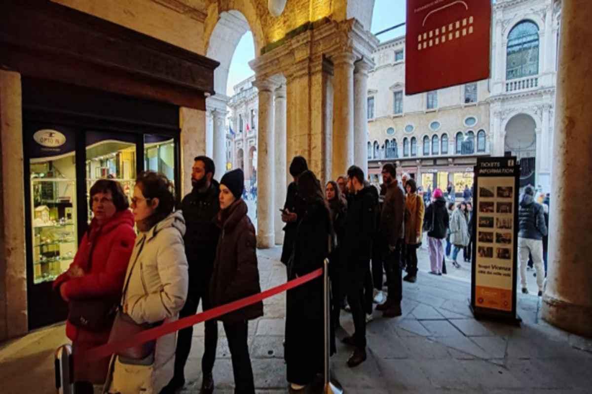 Record di visitatori in basilica palladiana durante le festività natalizie