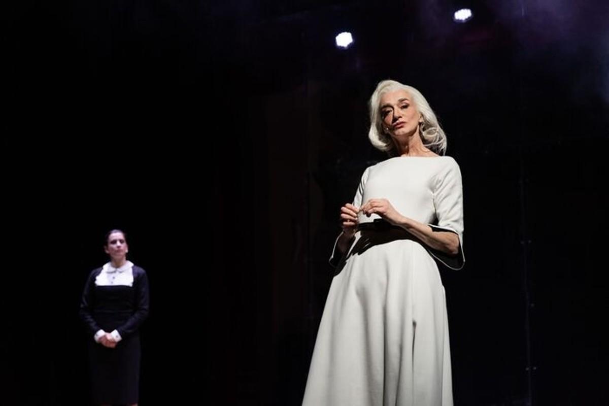 Drusilla foer incanta bologna con il suo ruolo di venere nemica