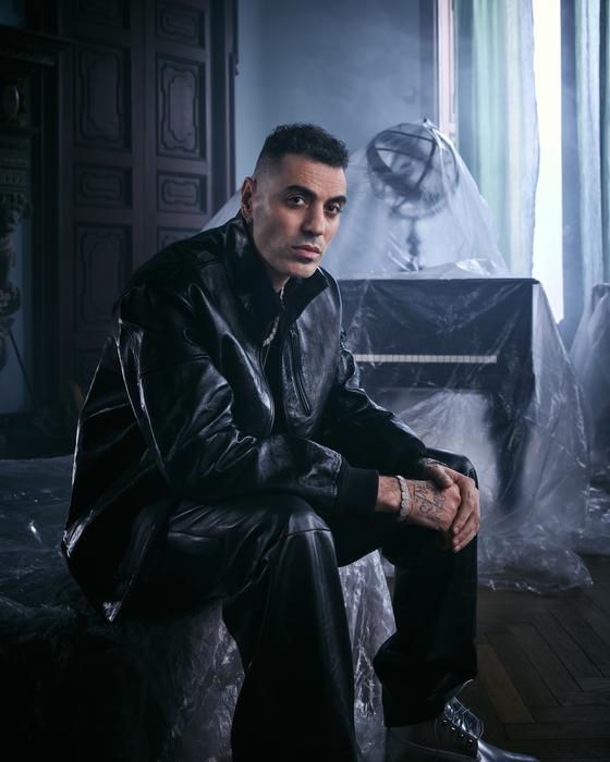 Marracash conquista la vetta della hit parade per chiudere il 2024 in grande stile