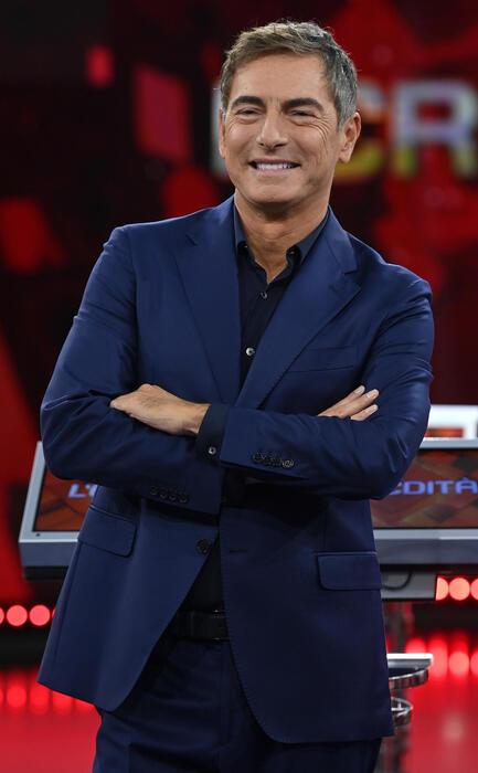 Scuse in diretta per una parolaccia durante il capodanno di rai1